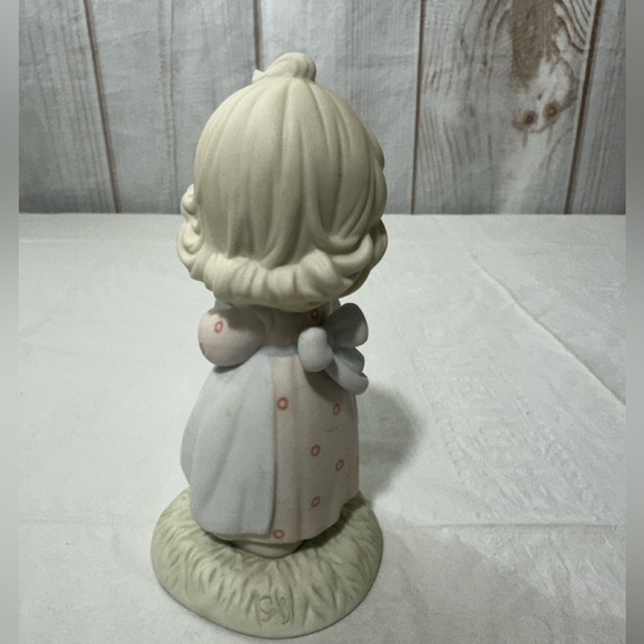 Precious Moments “May Your Birthday Be Blessed”  1990 - Picture 4 of 8